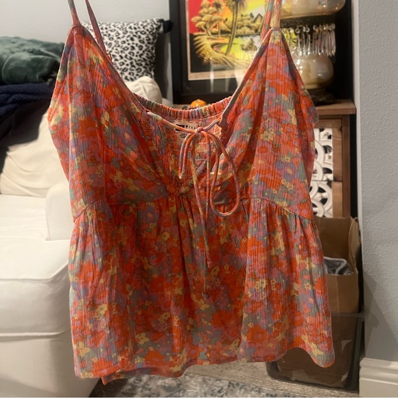 Billabong - Picture 2 of 4